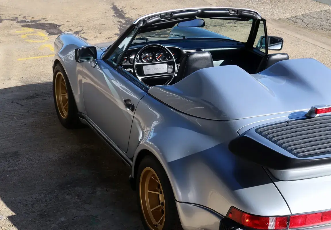 930 Turbo Image Droite