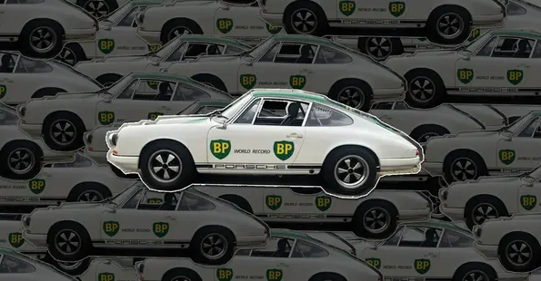 911 R Replica Image Logo