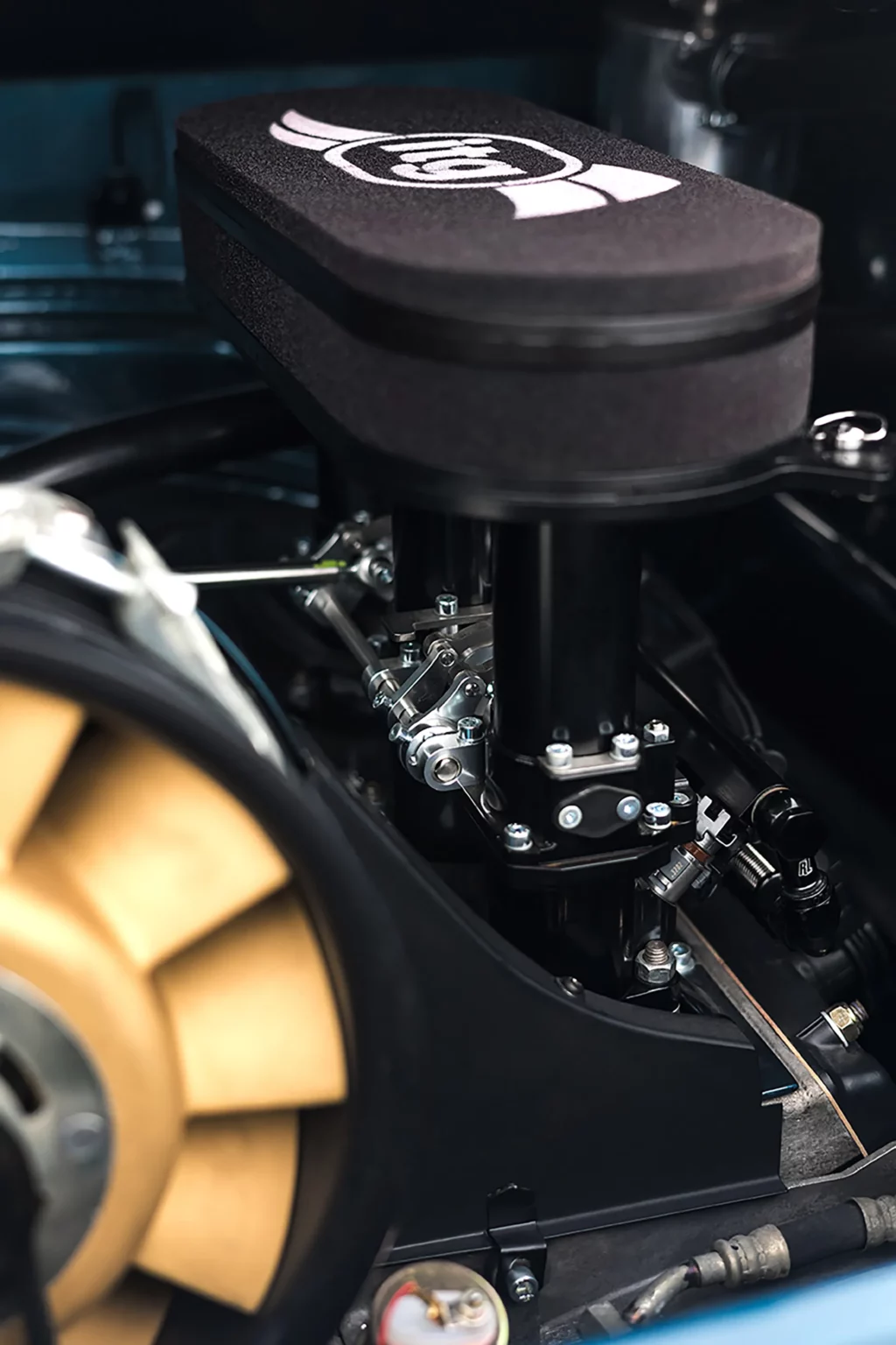 Ocean Porsche 911 Restomod by Machine Revival