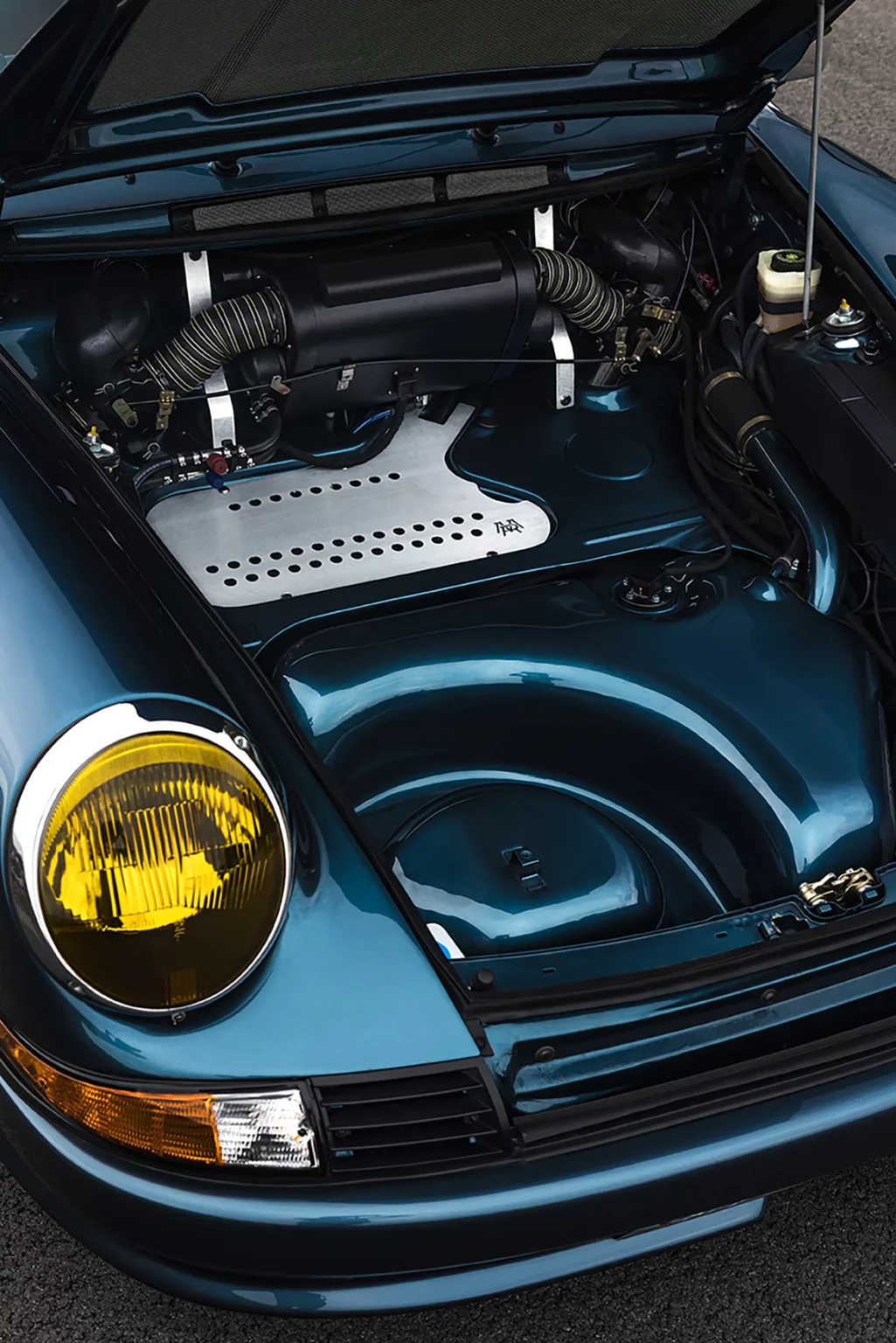 Ocean Porsche 911 Restomod by Machine Revival
