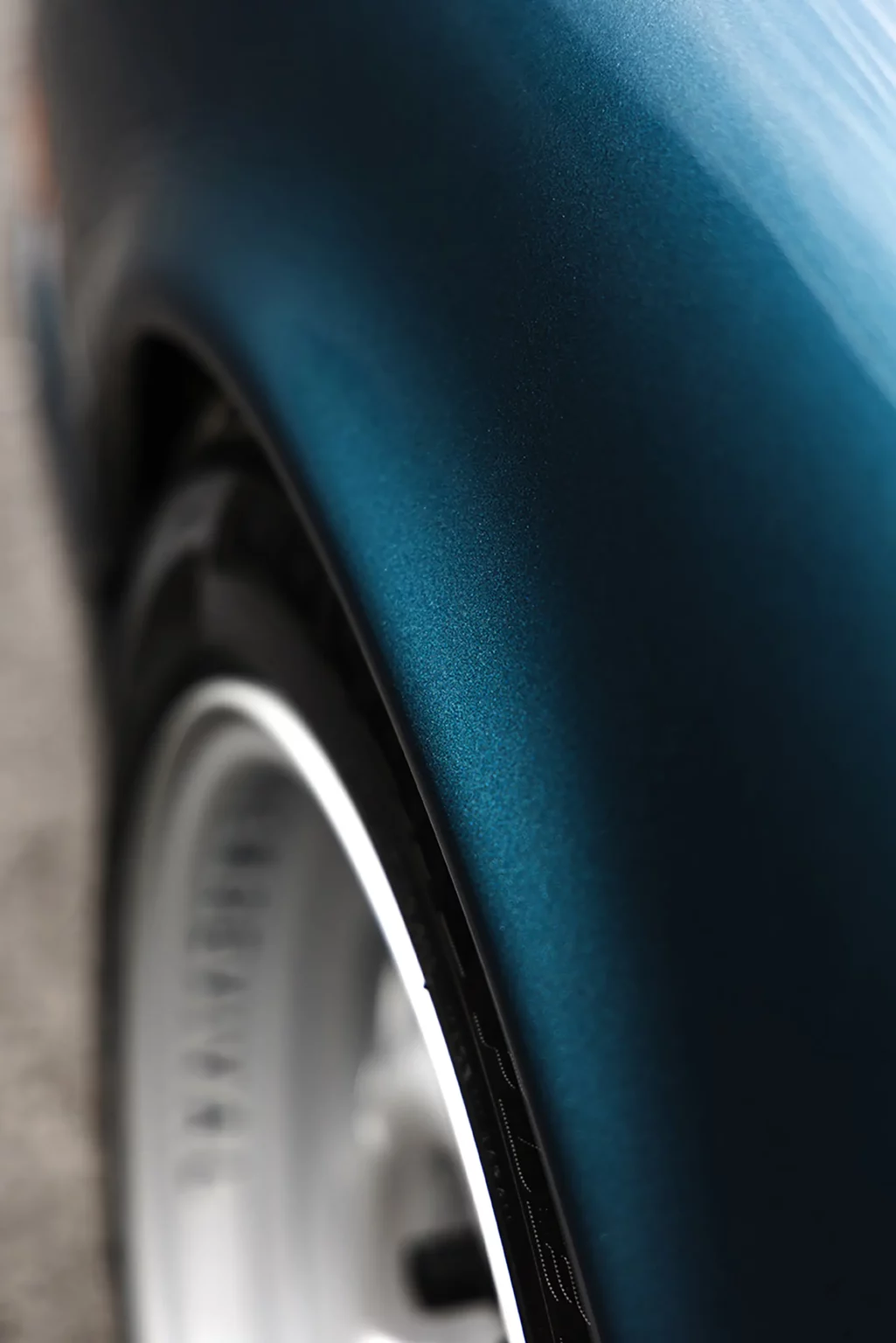 Ocean Porsche 911 Restomod by Machine Revival