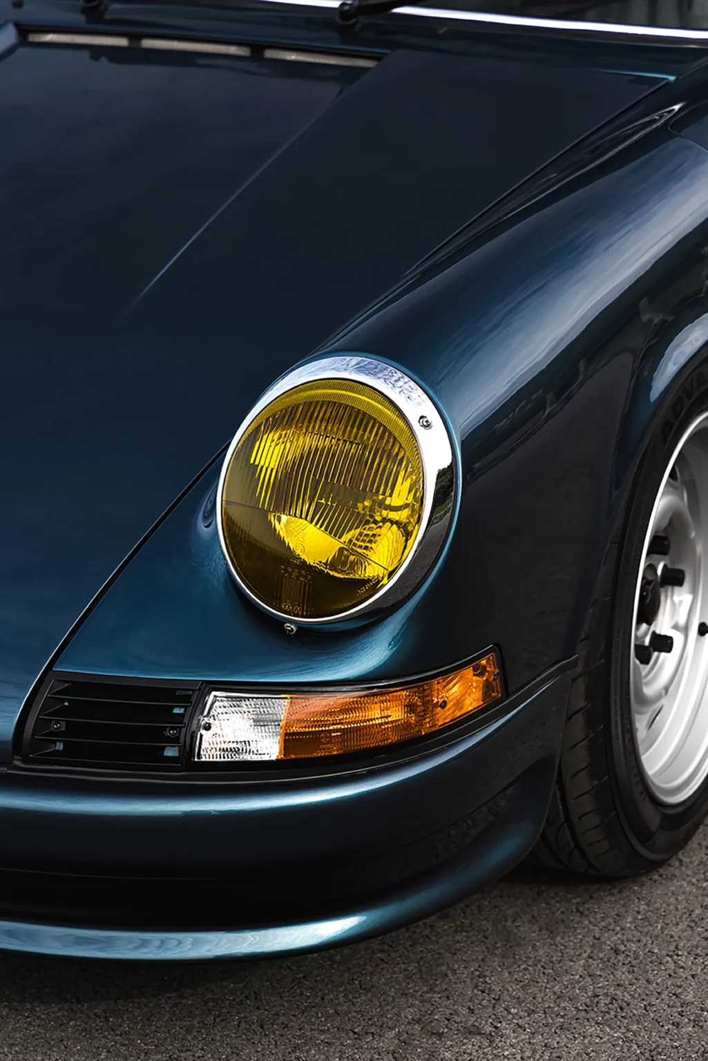 Ocean Porsche 911 Restomod by Machine Revival