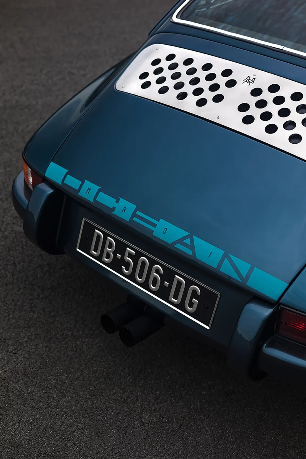 Ocean Porsche 911 Restomod by Machine Revival