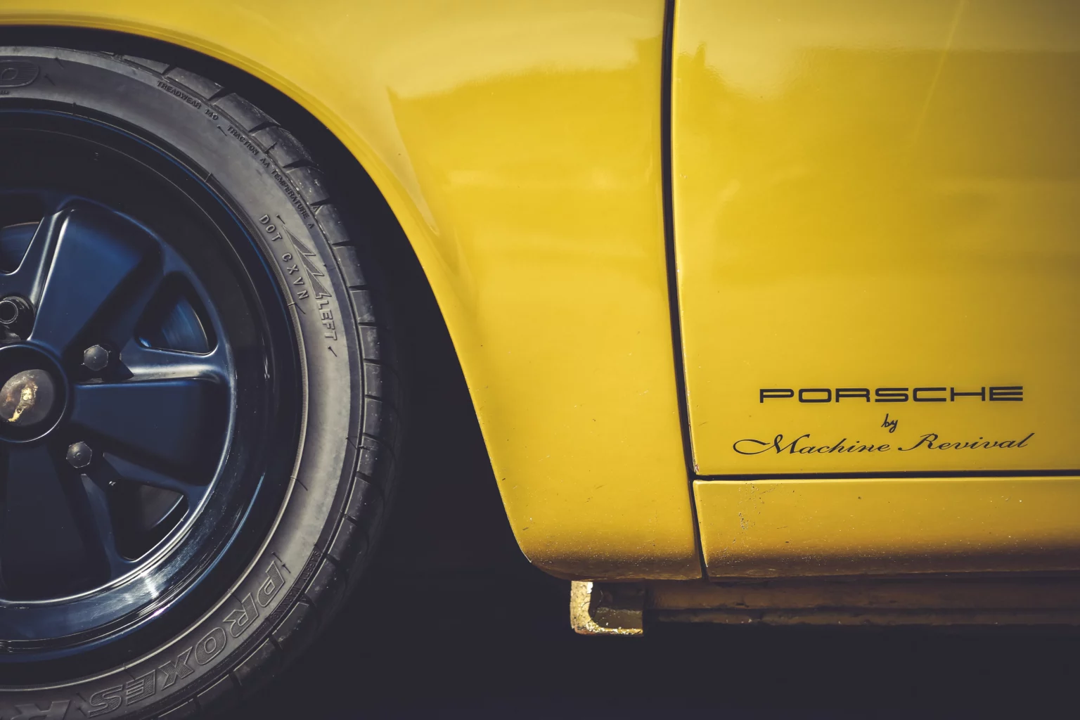 Porsche 911 Restomod by Machine Revival