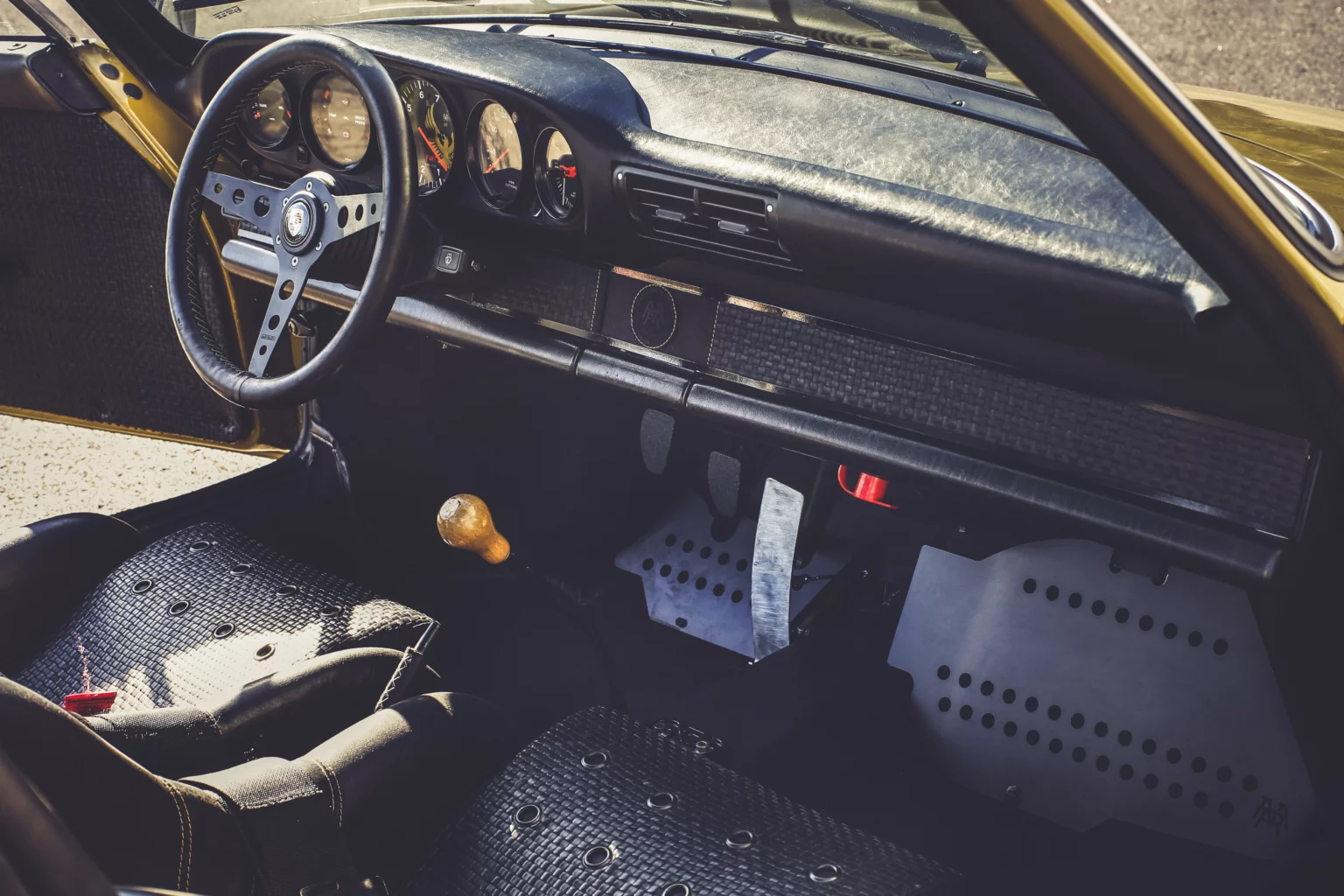 Porsche 911 Restomod by Machine Revival