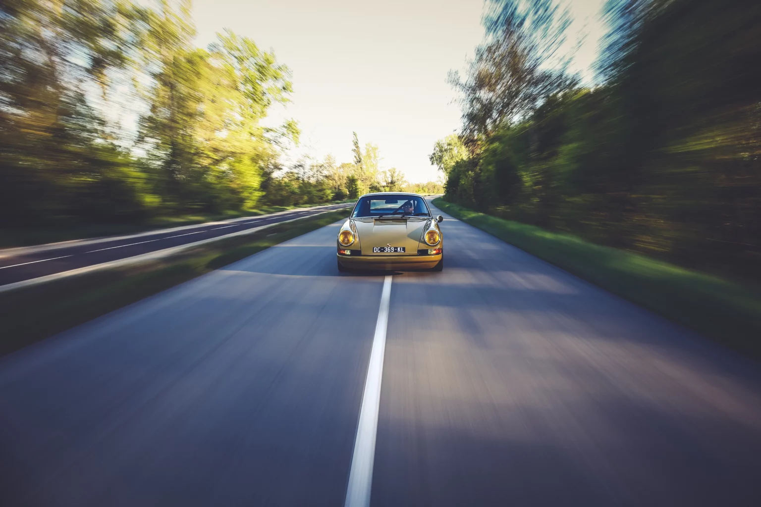 Porsche 911 Restomod by Machine Revival