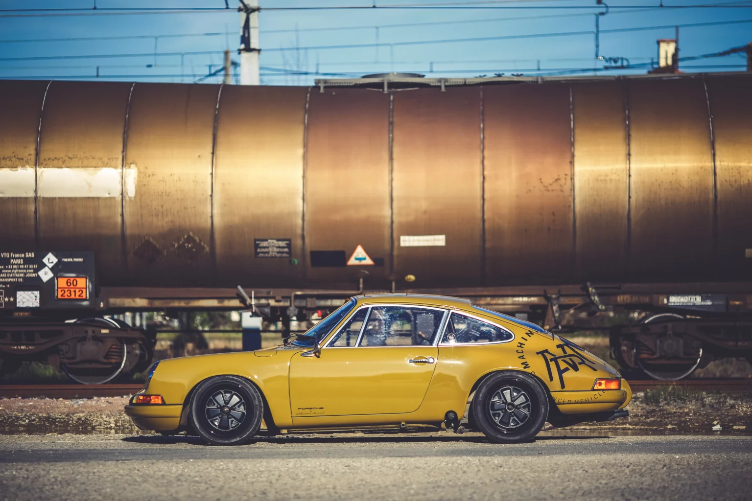Porsche 911 Restomod by Machine Revival