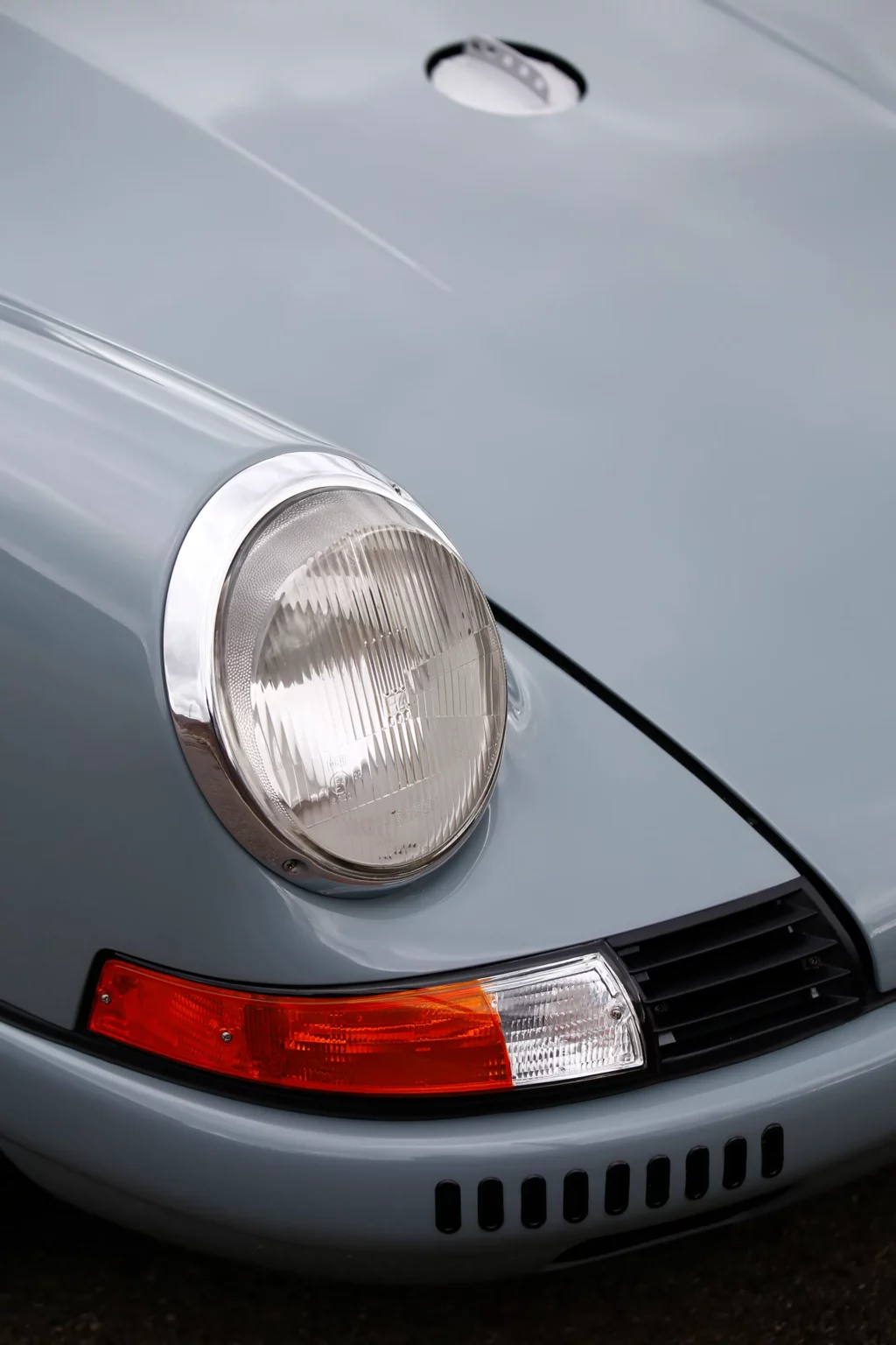 Porsche 911 Restomod by Machine Revival