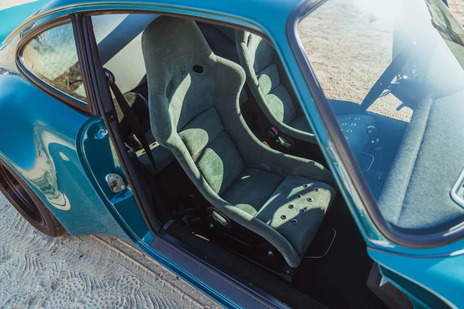 Atra Porsche 930 by Machine Revival