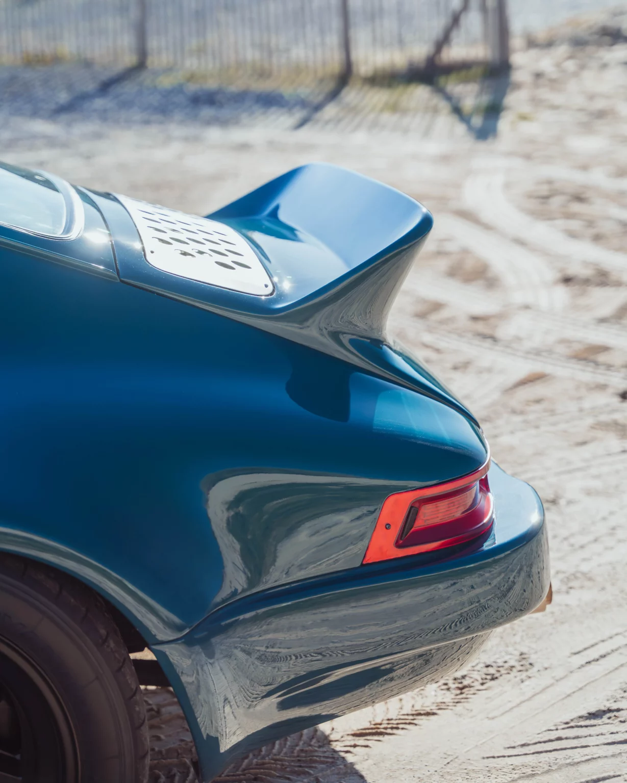 Atra Porsche 930 by Machine Revival