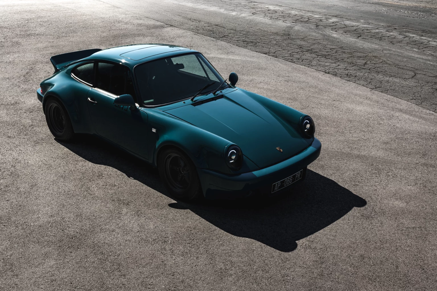 Atra Porsche 930 by Machine Revival