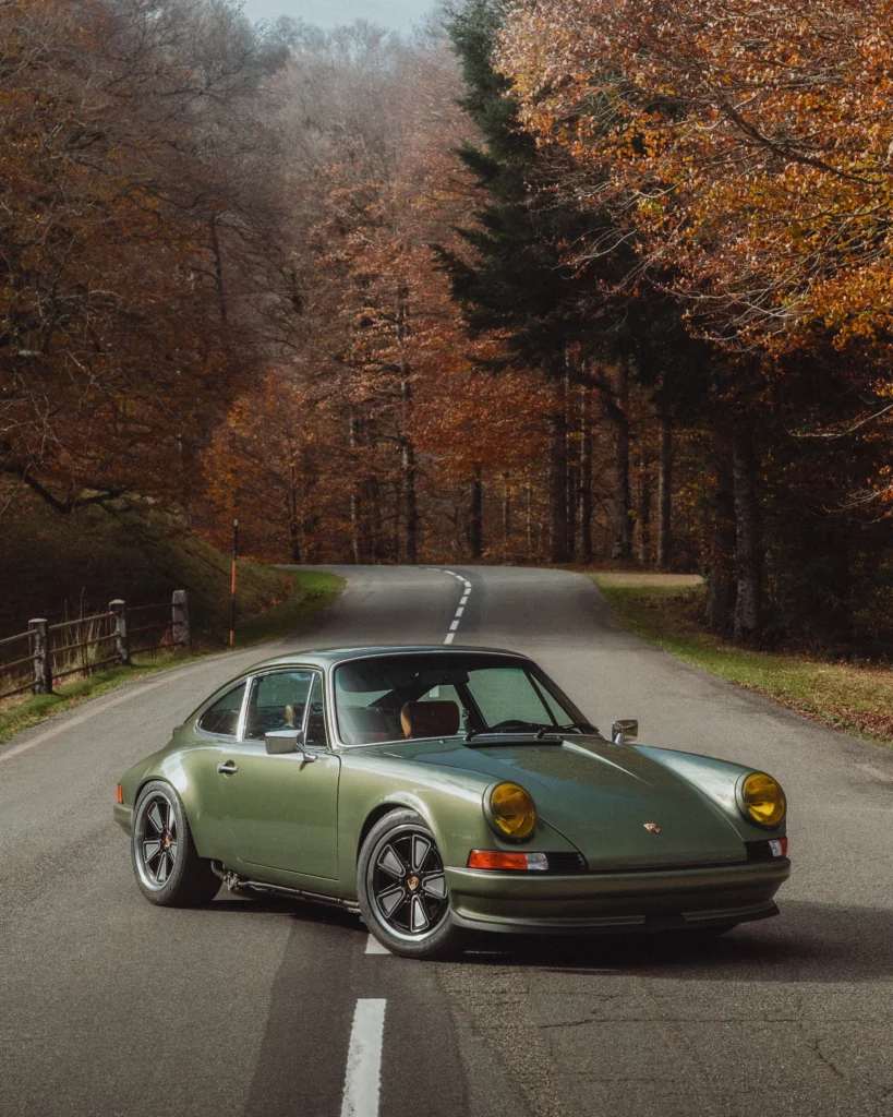 MR35 Iseye Porsche 964 Restomod by Machine Revival